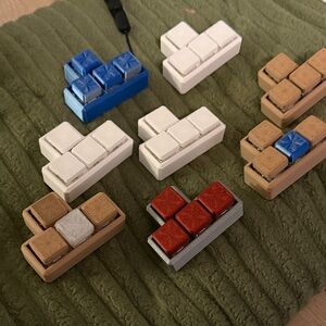 Fidget clicker WASD toy